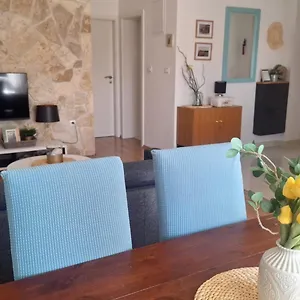 bella-mandre.hotelinzadar.com/