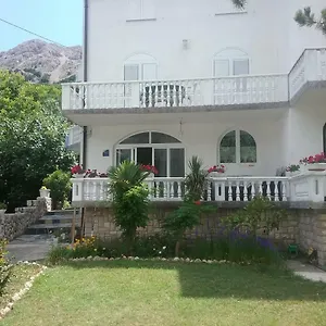 apartman-put.primorje-gorskikotar.com/